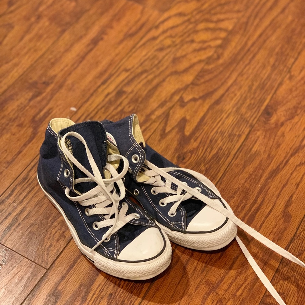 Navy blue hightop converses